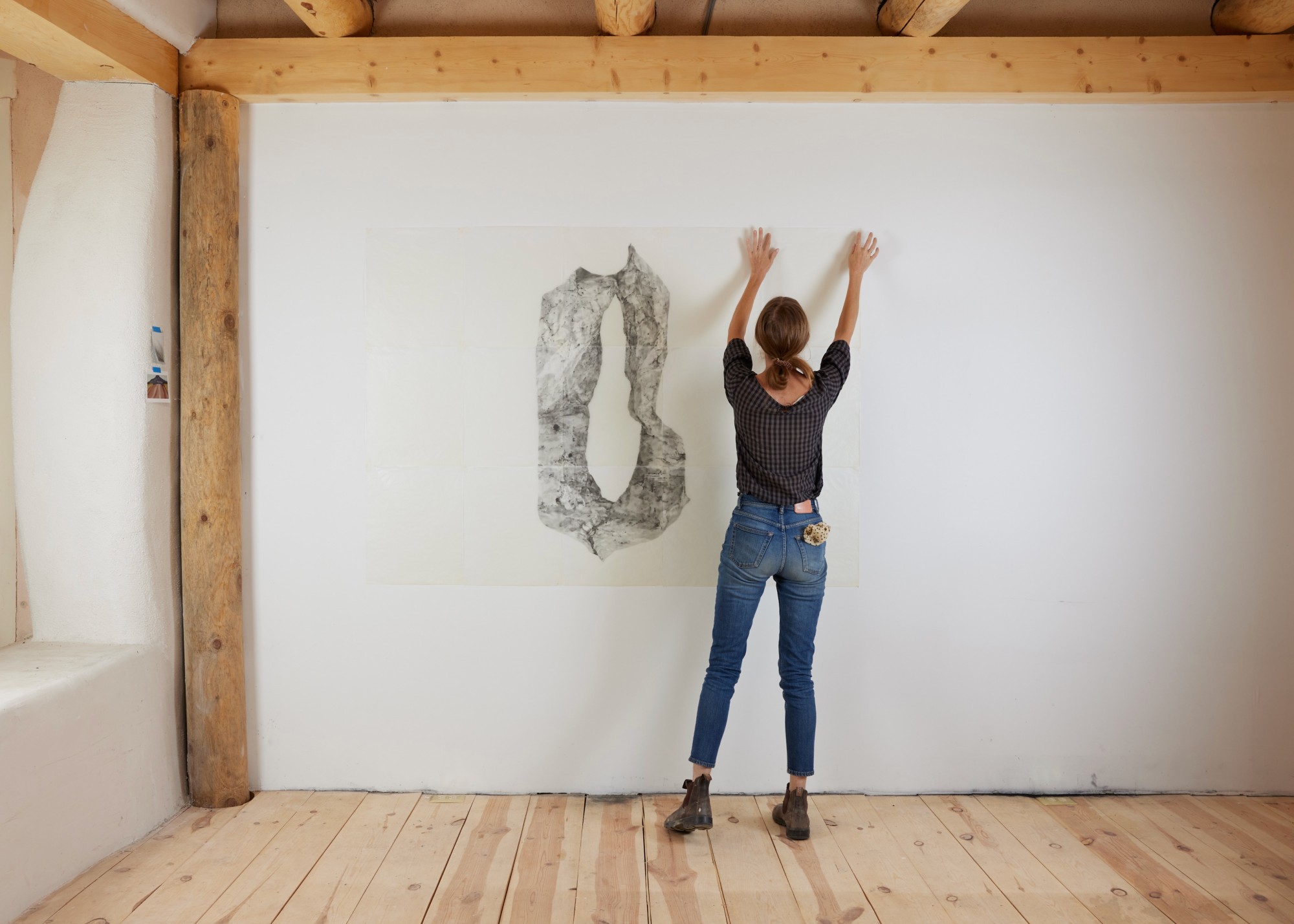 Afton Love, in the studio with Ventana Blanca, 2022