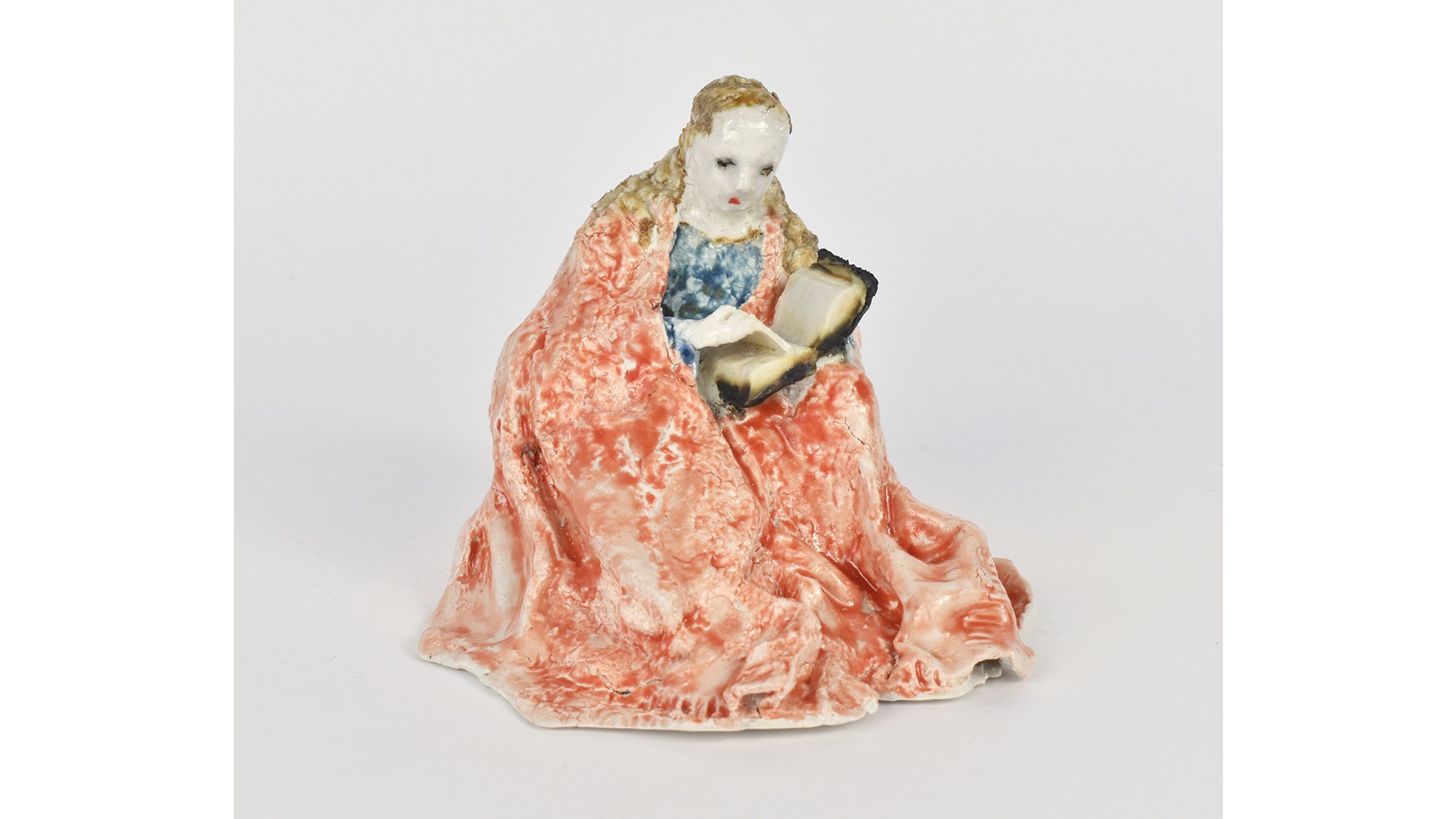 Mary Carlson, St Catherine Reading (after Campin), 2020. Glazed porcelain. McEvoy Family Collection. Courtesy of the artist and Kerry Schuss Gallery, New York.